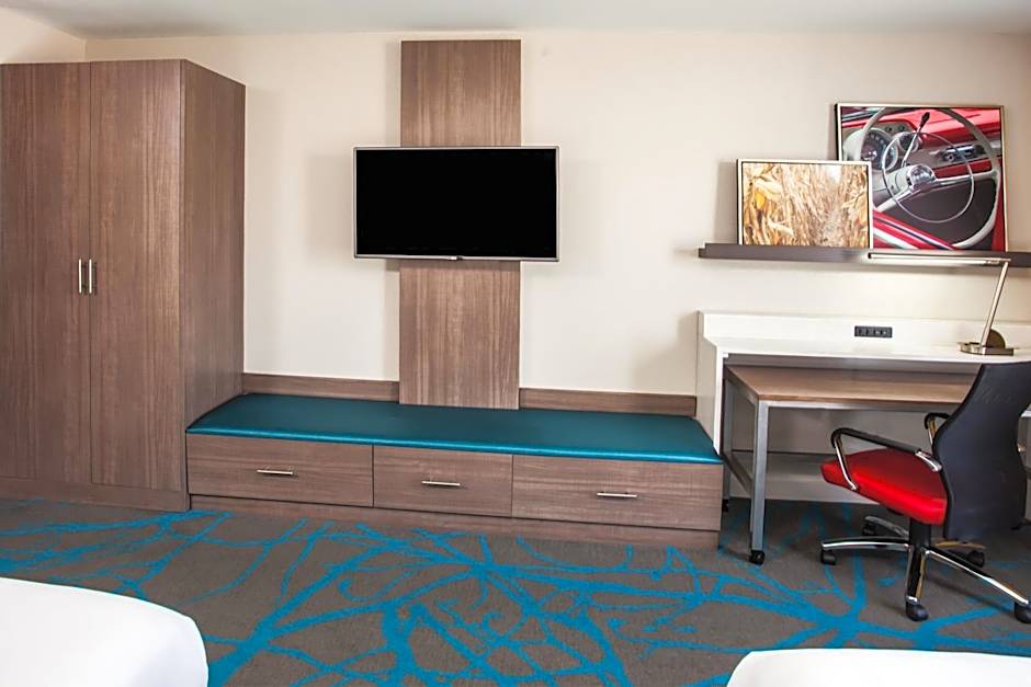 Holiday Inn Express & Suites Litchfield By IHG