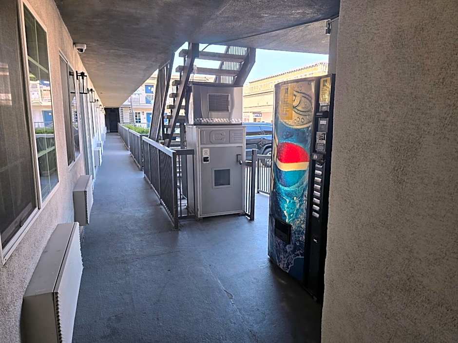 Motel 6 Los Angeles, CA - Downtown