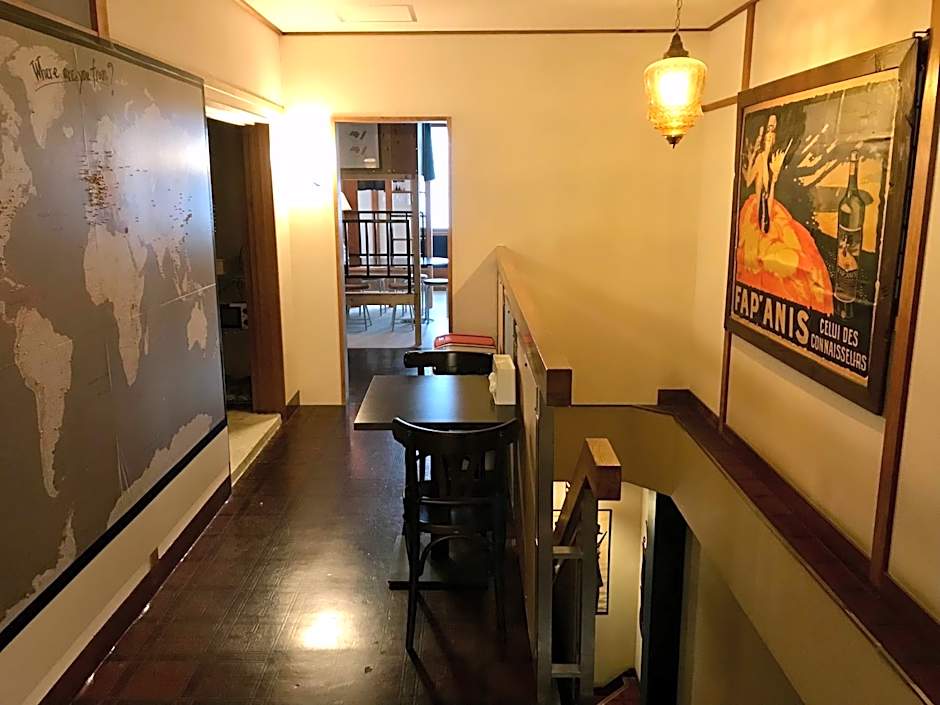 DJANGO Hostel & Lounge