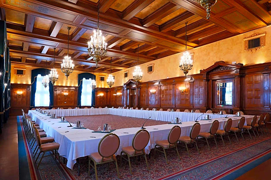 The Fort Garry Hotel, Spa and Conference Centre, an Ascend Collection Hotel