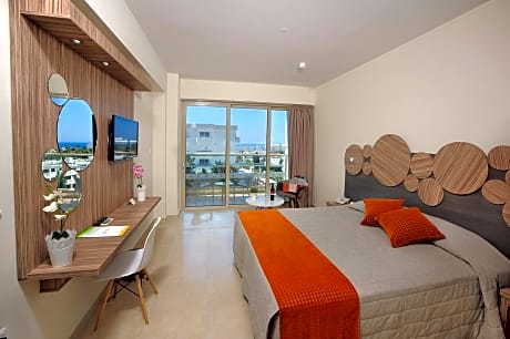 Double or Twin Room with Sea View (2 Adults + 1 Child)