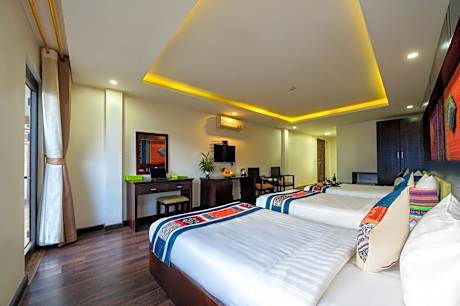 Triple Room with Mountain View