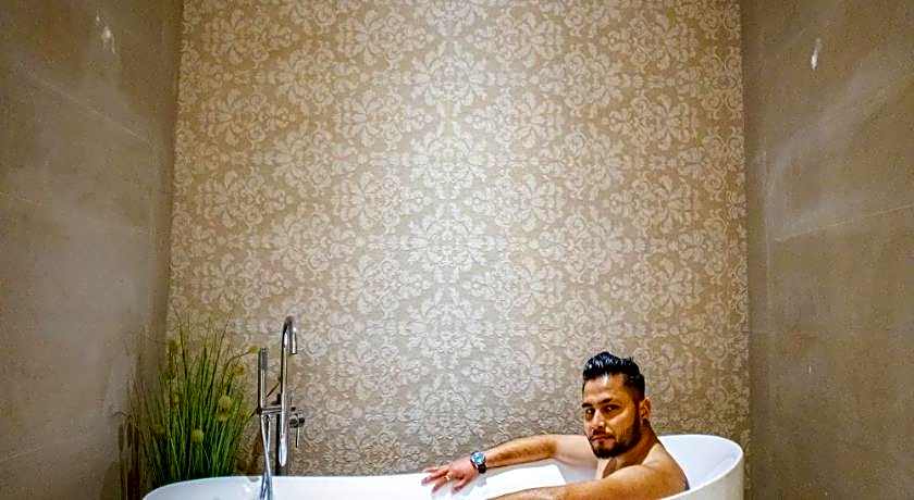 Arushi Boutique Hotel