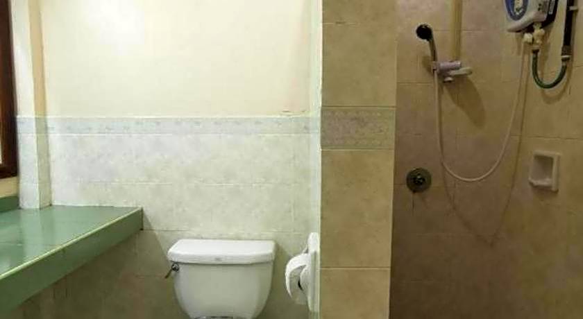 OYO 89972 Borneo Paradise Beach Hotel