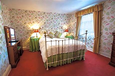 Standard Double Room with Bath