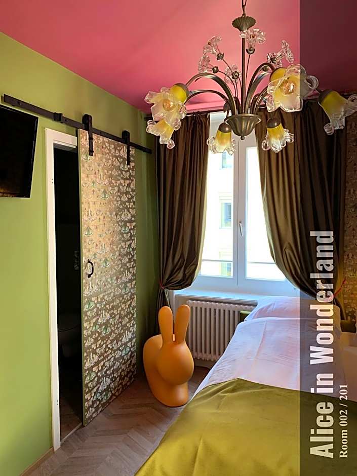 The Henry Self Check-In Guesthouse