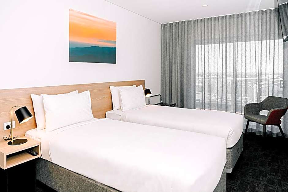 Toms Court Hotel