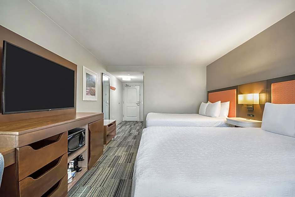 Hampton Inn By Hilton & Suites Tulare