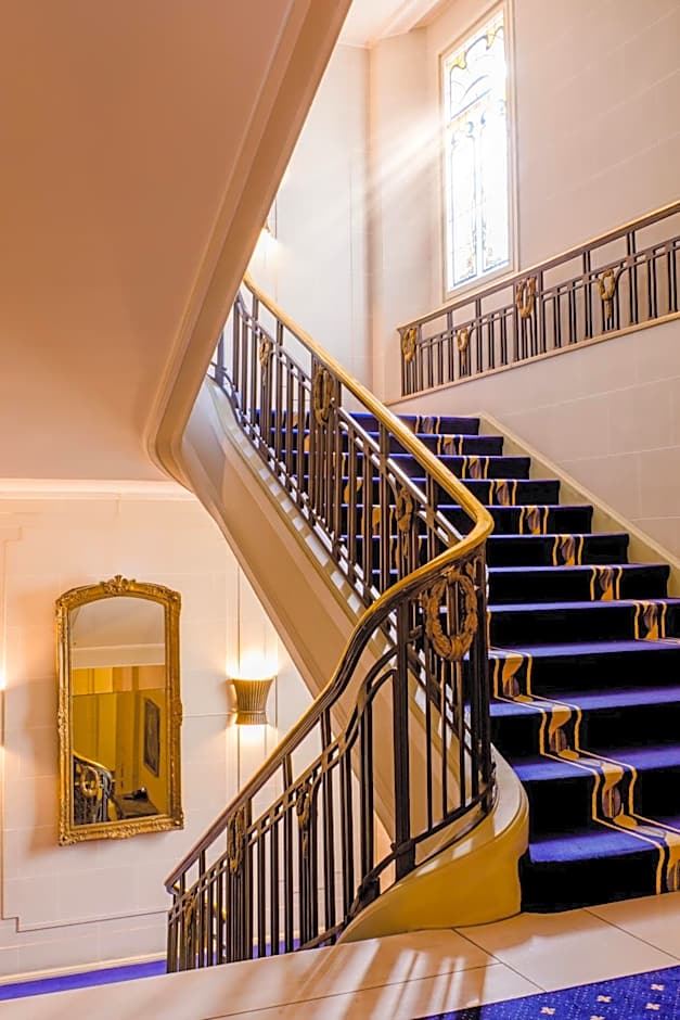 Excelsior Hotel Ernst