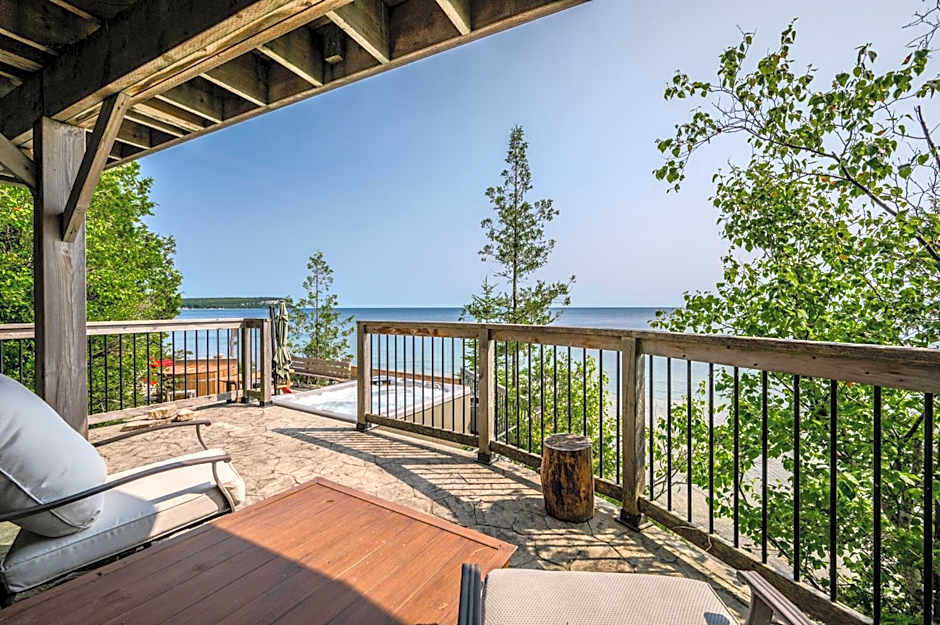 Norse Nook - Waterfront w Hot Tub & Sauna