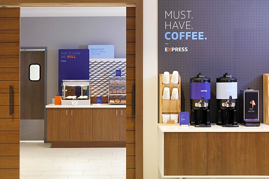Holiday Inn Express & Suites Port Washington By IHG