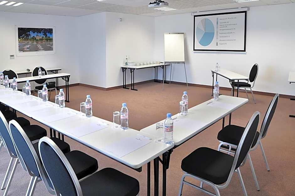 Golden Tulip Pornic Suites