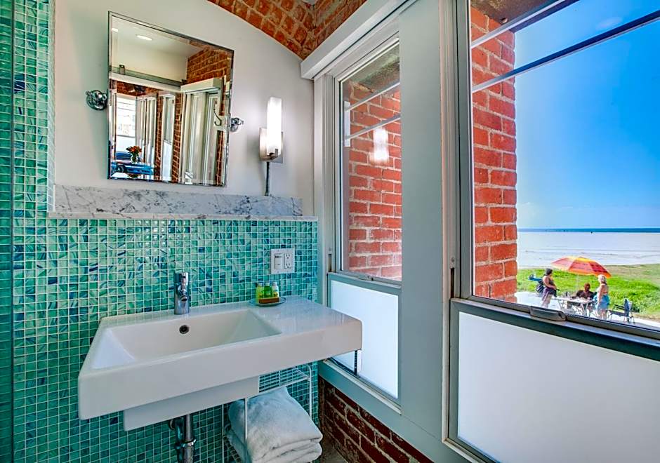 Venice Breeze Suites