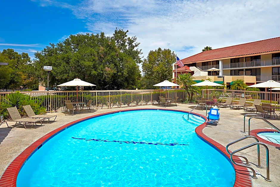 La Quinta Inn & Suites by Wyndham Thousand Oaks Newbury Park