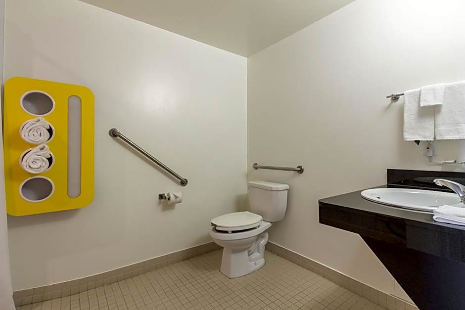 Motel 6 Kingston Ontario