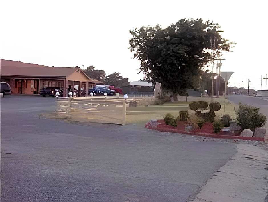 Green bird Inn