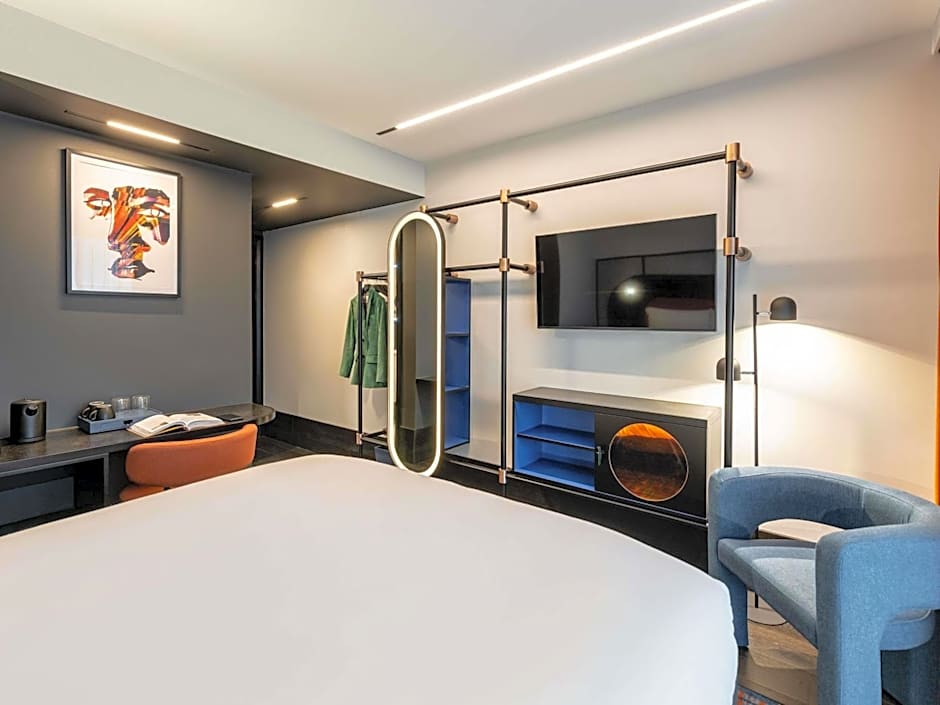 TRIBE Manchester Airport