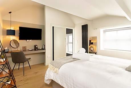 Deluxe Double Room with Bath