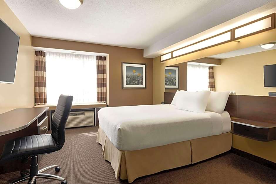 Microtel Inn & Suites By Wyndham Estevan