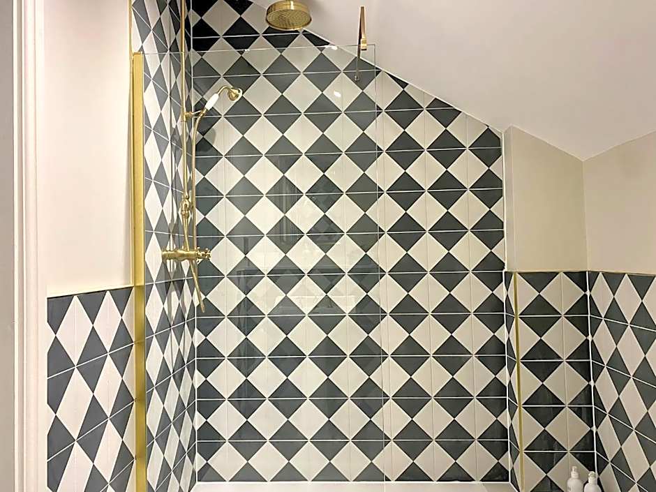 Railway House York by Chateau Anna