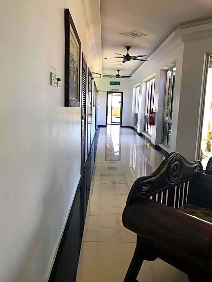 Teluk Lipat Seaview Inn