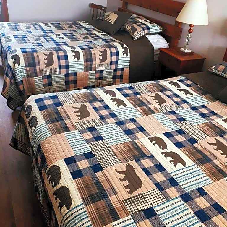 Bear Tracks Inn
