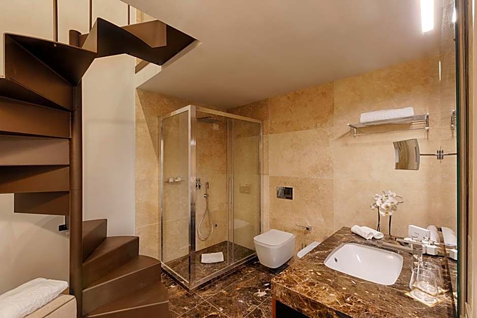 Donati Luxury Tower Suites