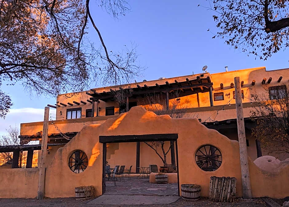 Sagebrush Inn & Suites