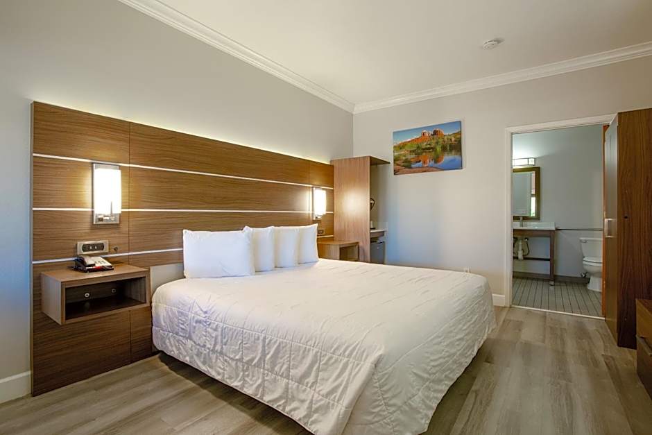 Wildflower Inn at Bell Rock