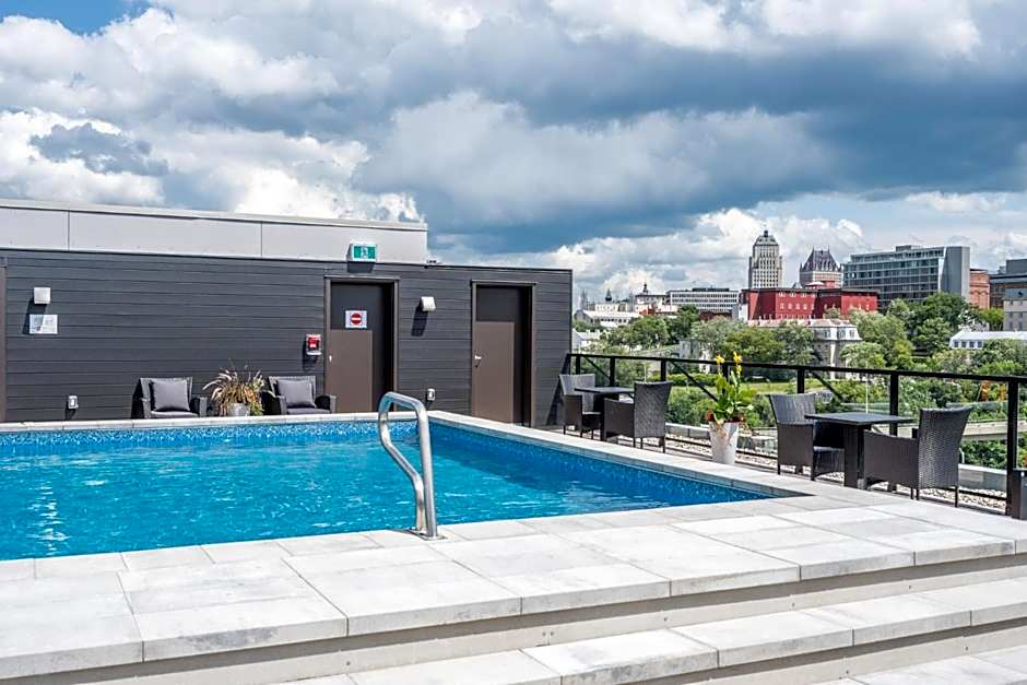 Initial-Matisse- Quebec-parking and pool