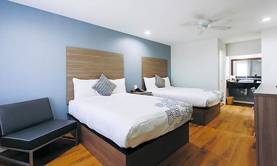 Scottish Inn & Suites - Kemah Boardwalk