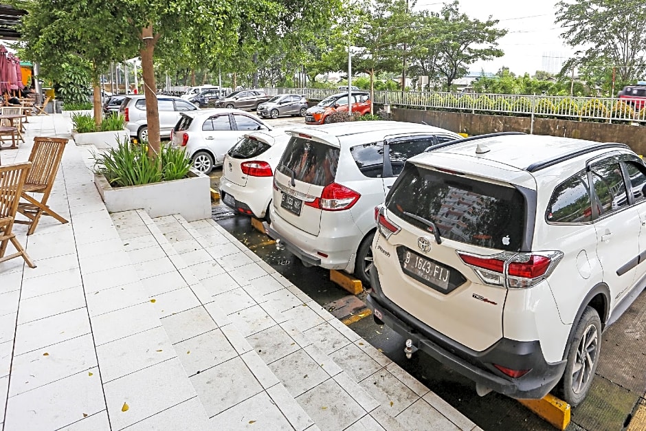 OYO 92317 Apartment Riverview By Alima View