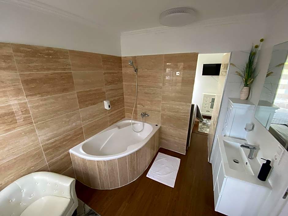 Éjjeli Bagoly Étterem és Panzió