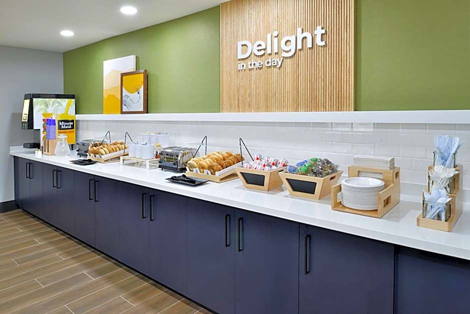 Spark by Hilton Dallas Market Center