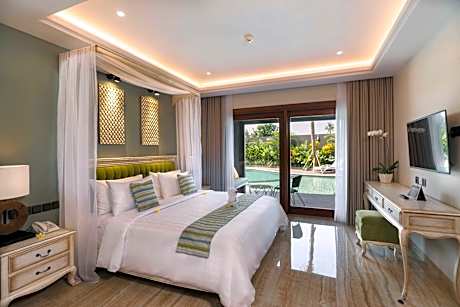 Suite with Lagoon Access