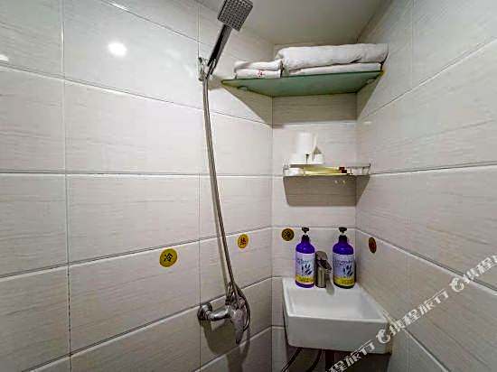 Feiyu Hotel (Guangzhou Zhujiang New Town Wuyangcun Subway Station)