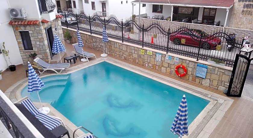 WB WEEKEND HOTEL AND SUITES