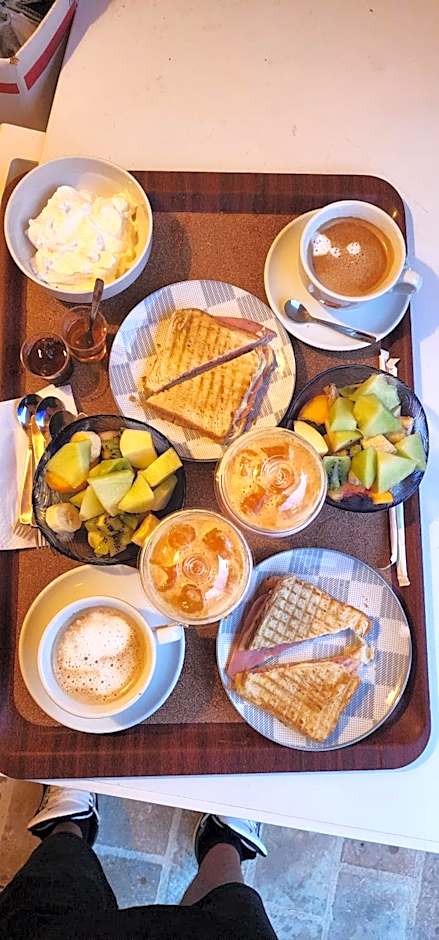 Arapis Rooms & Suites