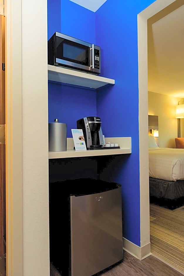 Holiday Inn Express & Suites McKinney - Frisco East By IHG