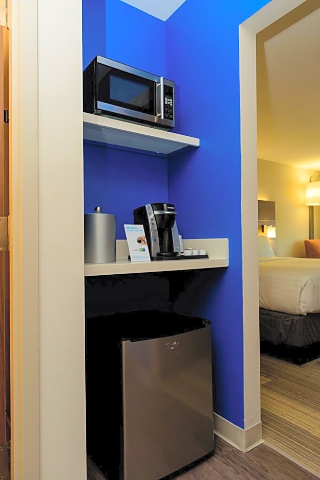 Holiday Inn Express & Suites McKinney - Frisco East, an IHG Hotel