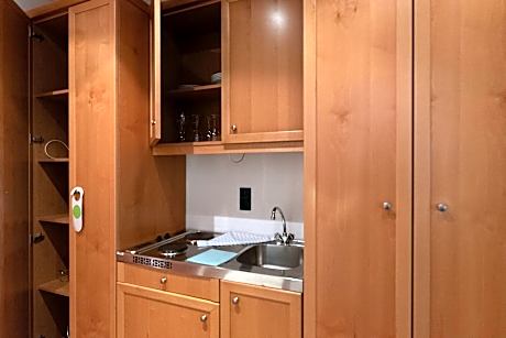 One-Bedroom Apartment - Sea View