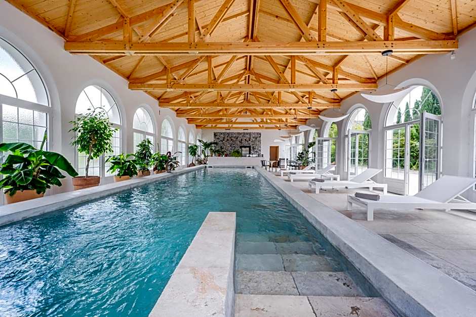 Secret d'Uzès - Place aux Herbes - Piscine chauffée et Jacuzzi