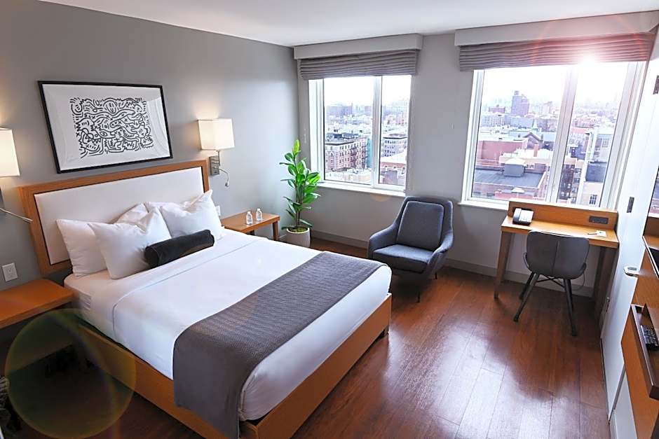 Photo 1 of 12 of Deluxe 1 Queen Bed