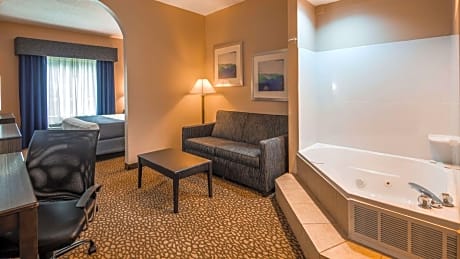 King Suite with Jetted Tub - Non-Smoking