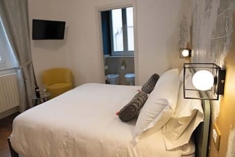 Double Room with Private Bathroom