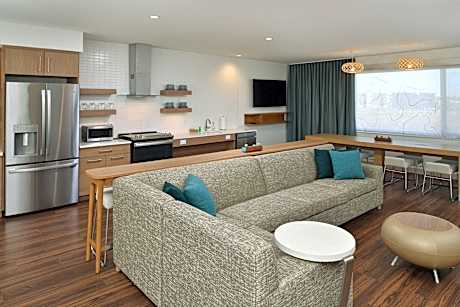 Studio Commons, 4 Bedroom Suite