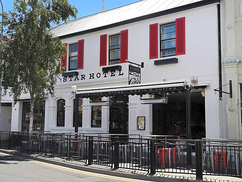 Star Bar Cafe and Hotel