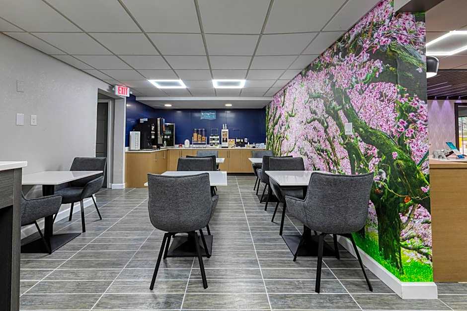 Clarion Pointe Decatur Downtown