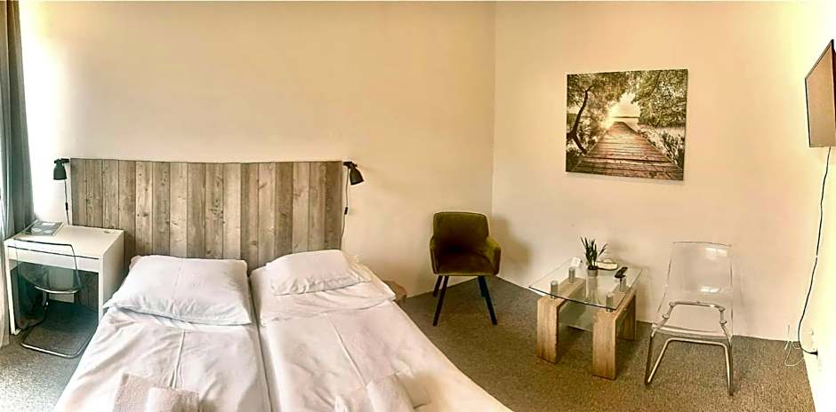 Photo 1 of 2 of 1 Double Bed or 2 Beds