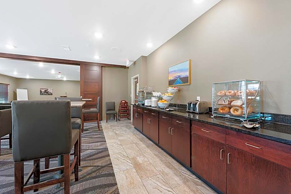 Cobblestone Hotel & Suites - Urbana